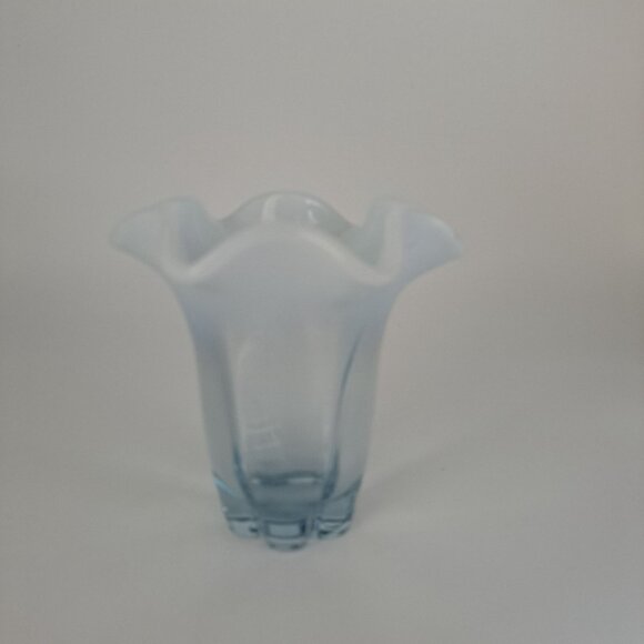 Duncan Miller Glass Canterbury Opalescent Blue Ruffled Rim Vase - Picture 5 of 14